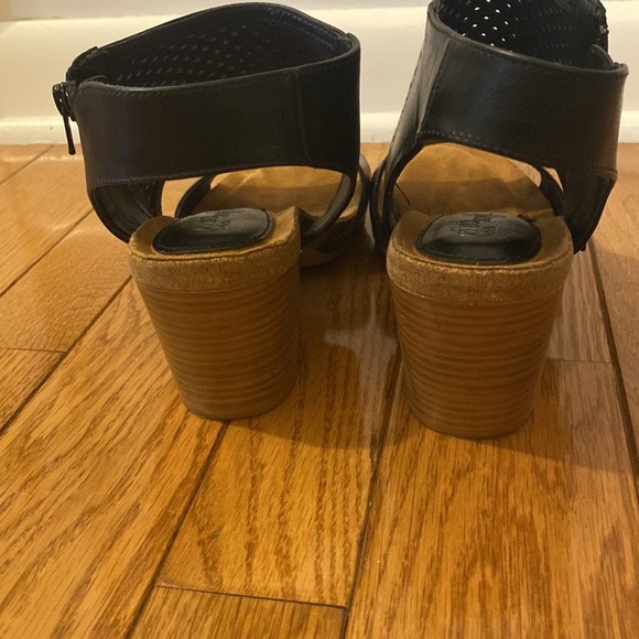 Euro soft sandals with heel - Picture 5 of 5